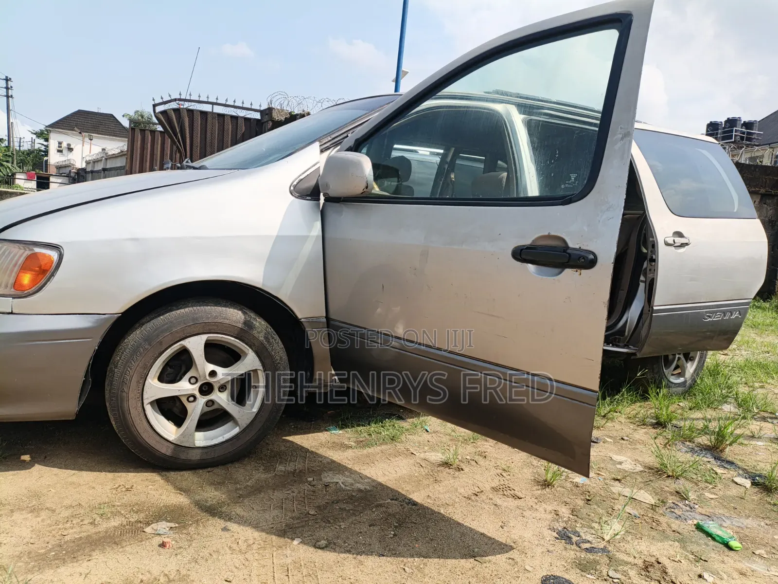 Toyota Sienna LE 2002 Gray