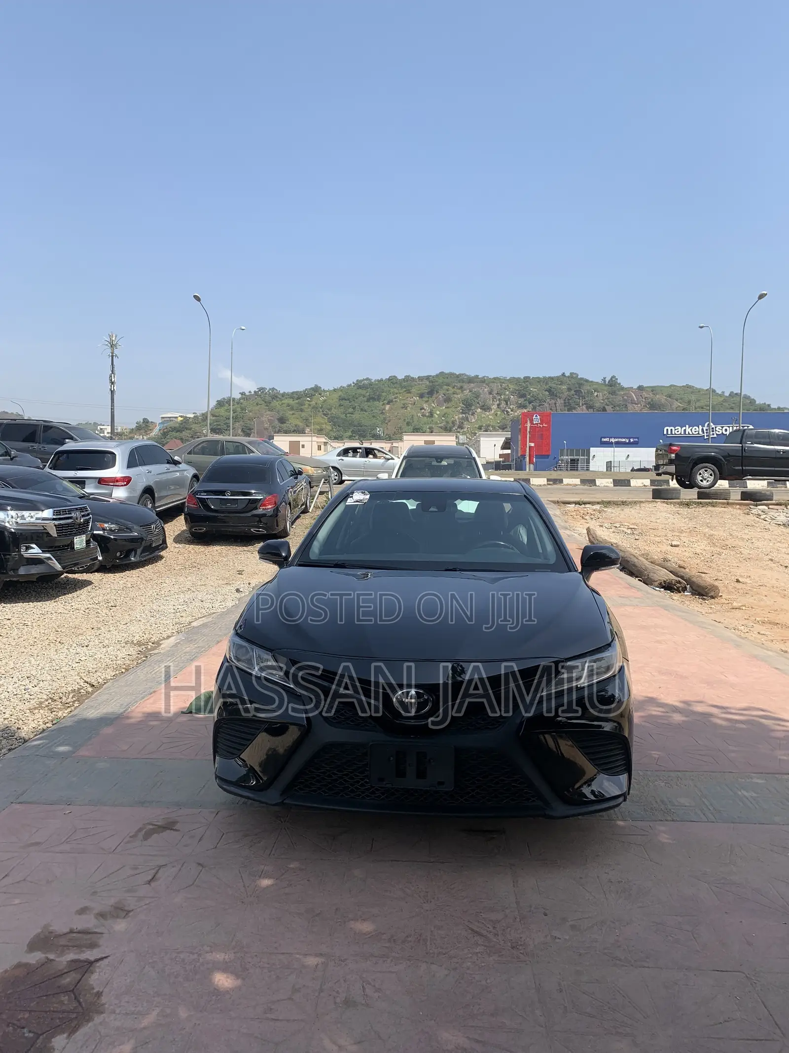 Toyota Camry SE FWD 2020 Black