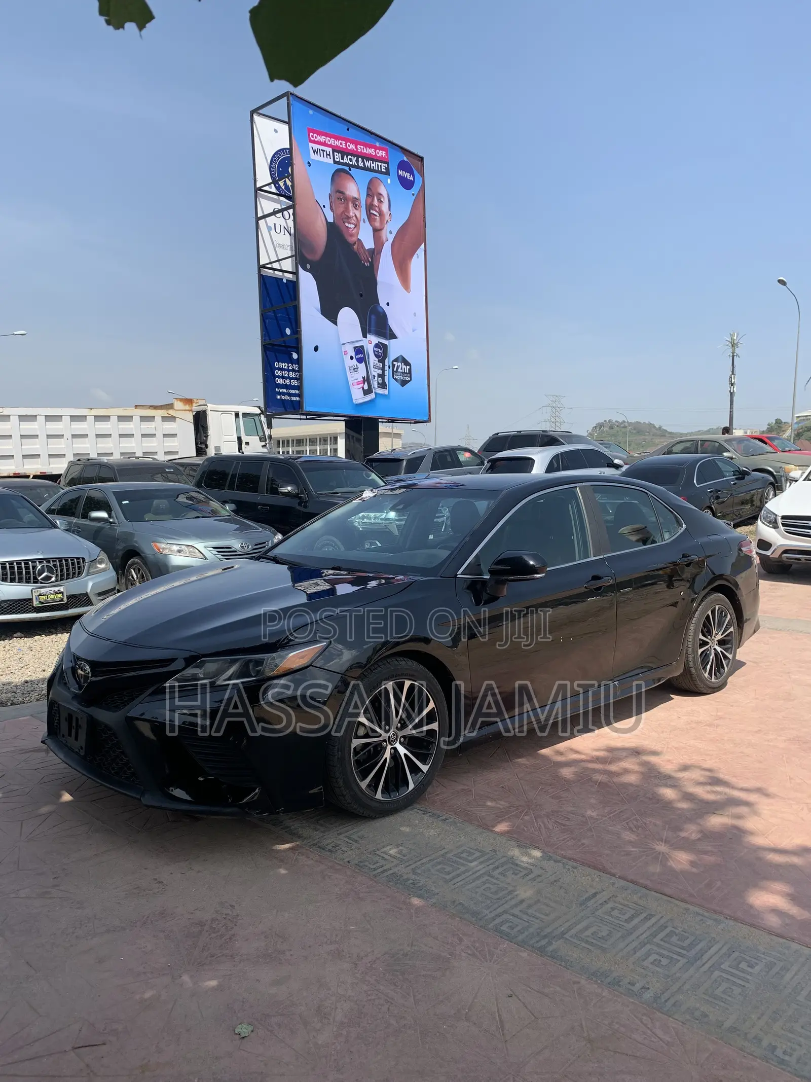 Toyota Camry SE FWD 2020 Black