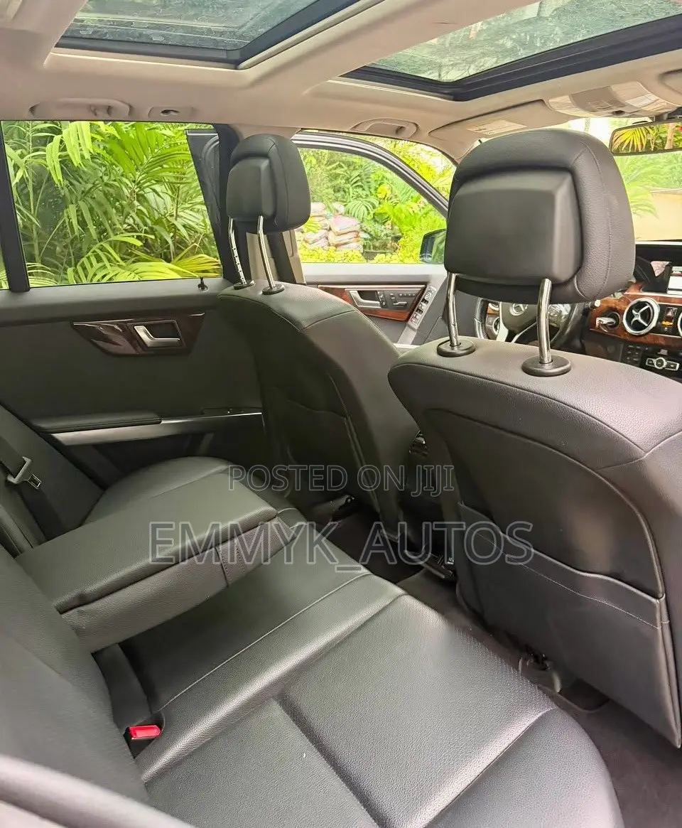 Mercedes-Benz GLK-Class Base GLK 350 4dr AWD 4MATIC (3.5L 6cyl 7A) 2015