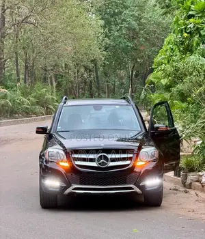 Mercedes-Benz GLK-Class Base GLK 350 4dr AWD 4MATIC (3.5L 6cyl 7A) 2015