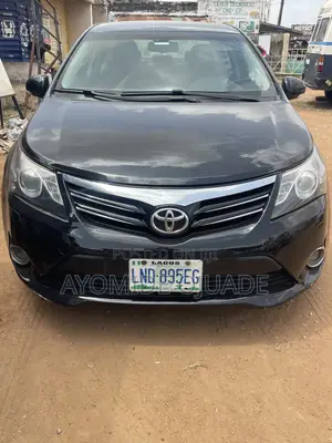 Toyota Avensis 2014 Black
