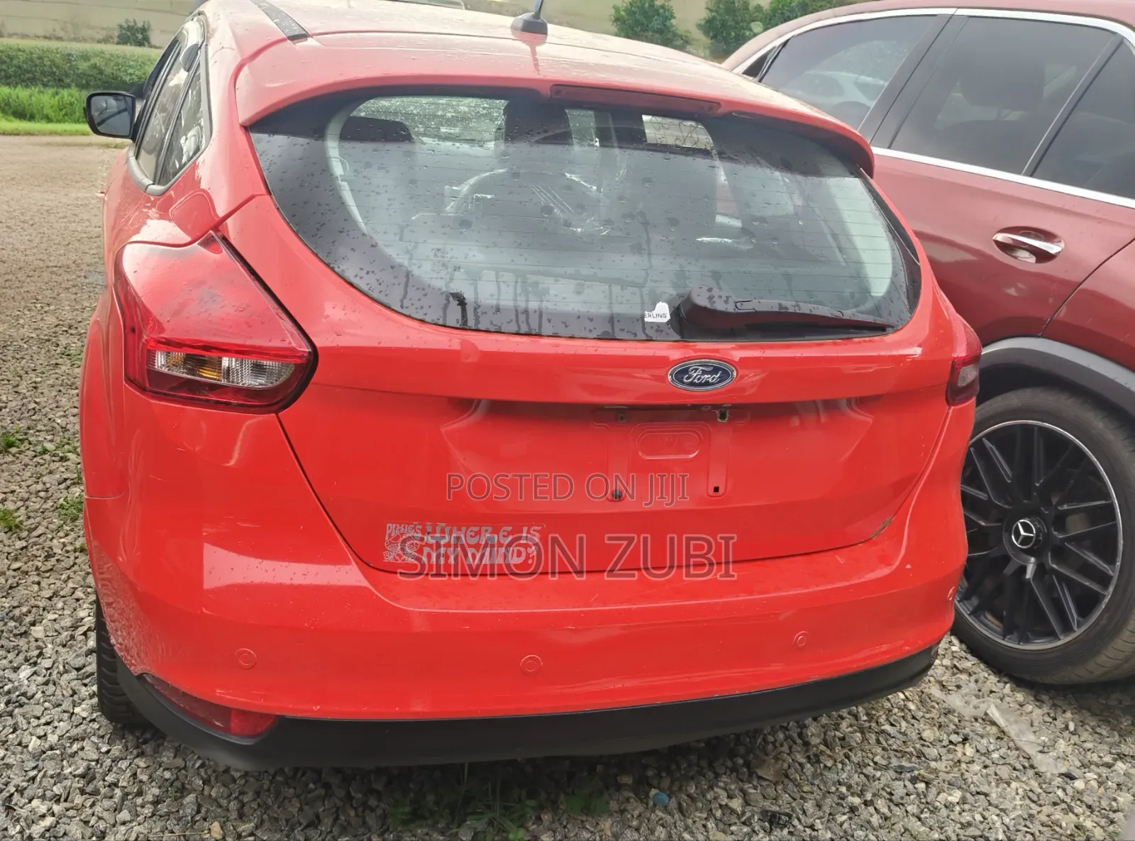Ford Focus Titanium Hatchback FWD (2.0L 4cyl 6A) 2016 Red