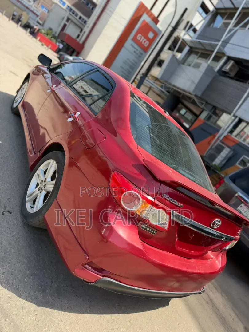 Toyota Corolla 2013 Red