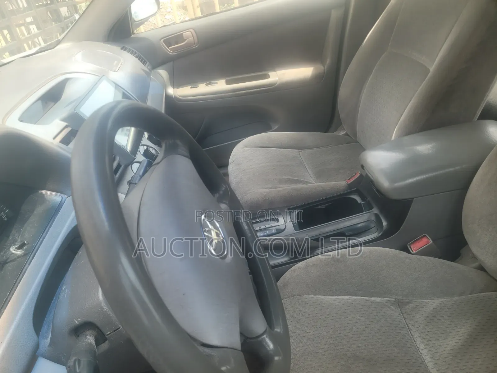Toyota Camry LE 4dr Sedan (2.4L 4cyl 5M) 2004 Silver