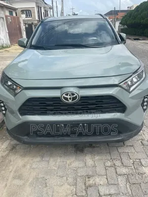 Toyota RAV4 XLE 2022 Green