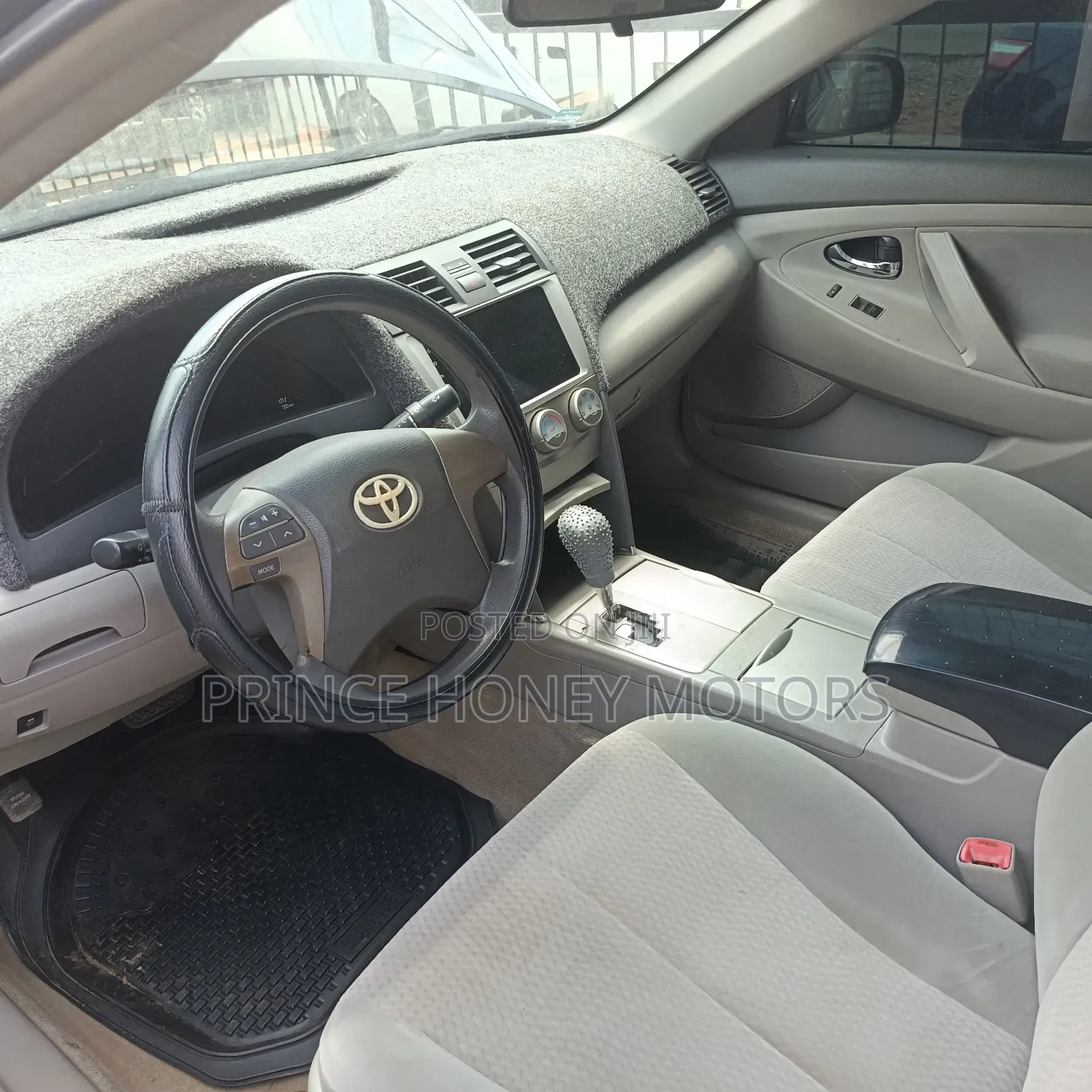 Toyota Camry LE 4dr Sedan (2.5L 4cyl 6AM) 2010 Black
