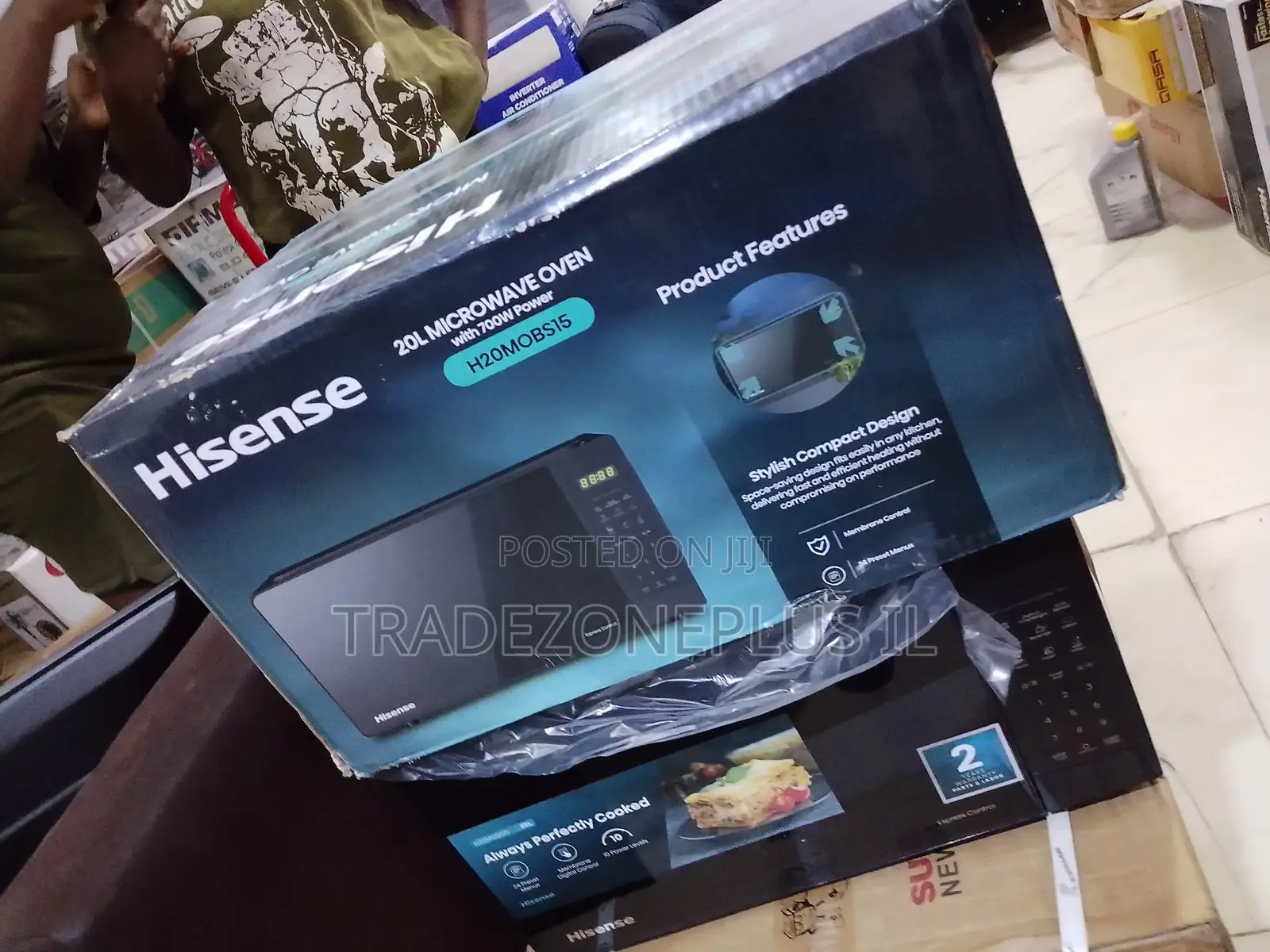 Hisense Digital Microwave for Easy Food Heating