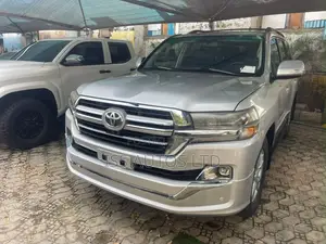 Toyota Land Cruiser 79 Series 2015 Silver