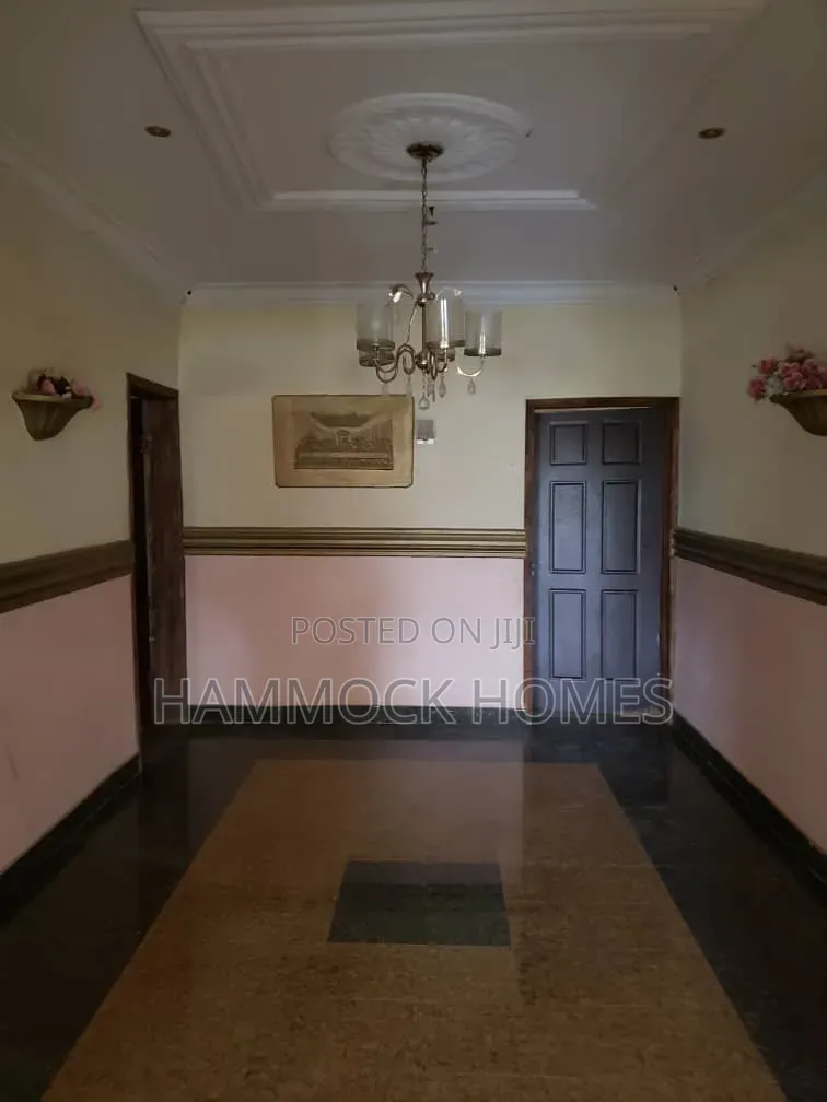 4bdrm Bungalow in Ibugbe Alafia Area, Alakia for sale