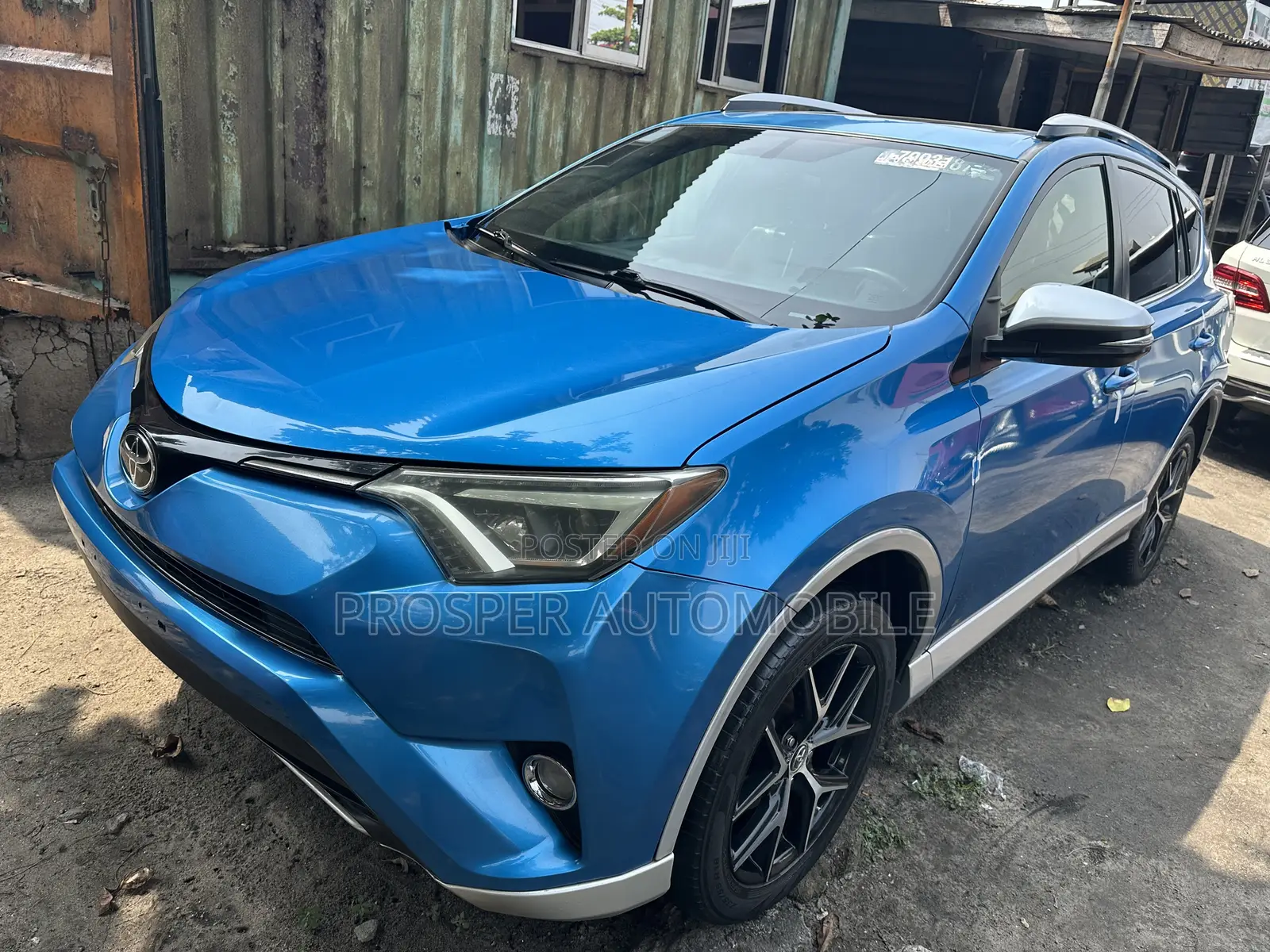 Toyota RAV4 SE FWD (2.5L 4cyl 6A) 2016 Blue