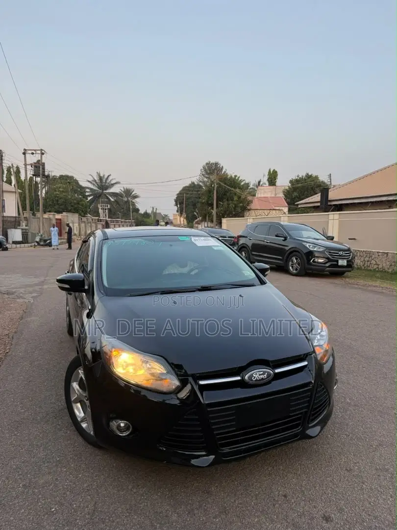 Ford Focus Titanium 4dr Hatchback (2.0L 4cyl 6AM) 2014 Black