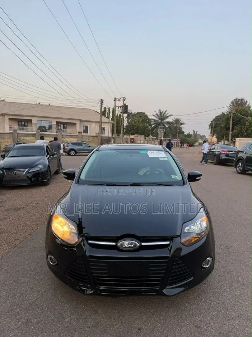 Ford Focus Titanium 4dr Hatchback (2.0L 4cyl 6AM) 2014 Black