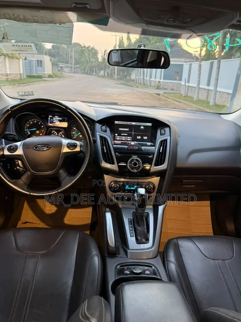 Ford Focus Titanium 4dr Hatchback (2.0L 4cyl 6AM) 2014 Black