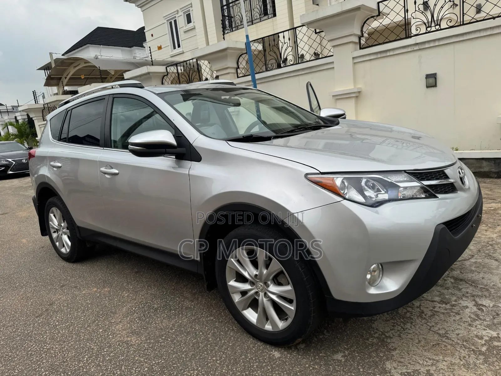 Toyota RAV4 Limited 4dr SUV AWD (2.5L 4cyl 6A) 2014 Silver