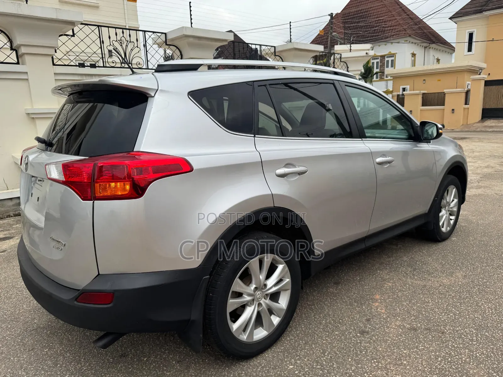Toyota RAV4 Limited 4dr SUV AWD (2.5L 4cyl 6A) 2014 Silver
