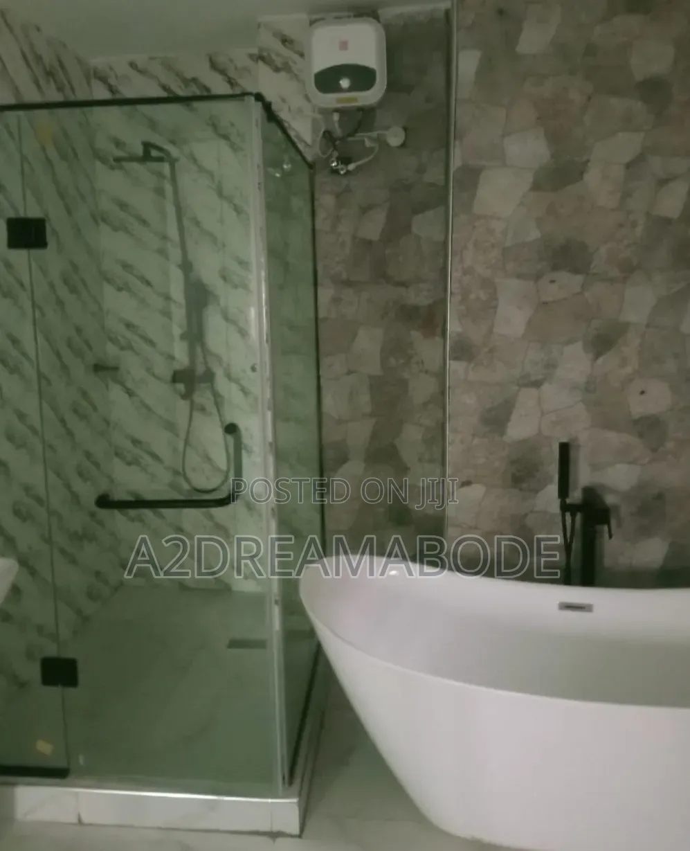 5bdrm Duplex in Magodo Phase 1 for rent