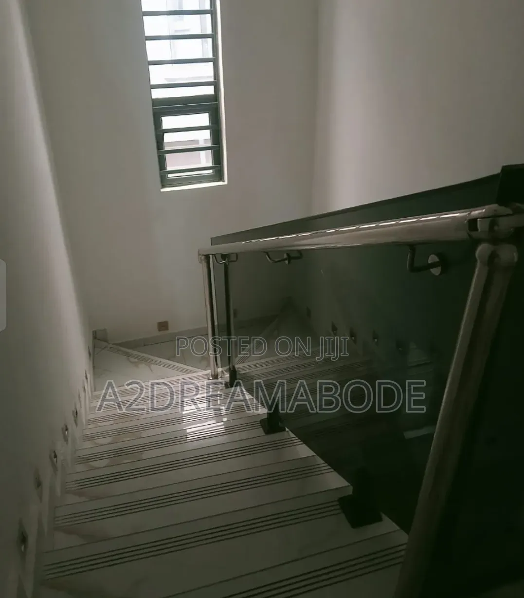 5bdrm Duplex in Magodo Phase 1 for rent