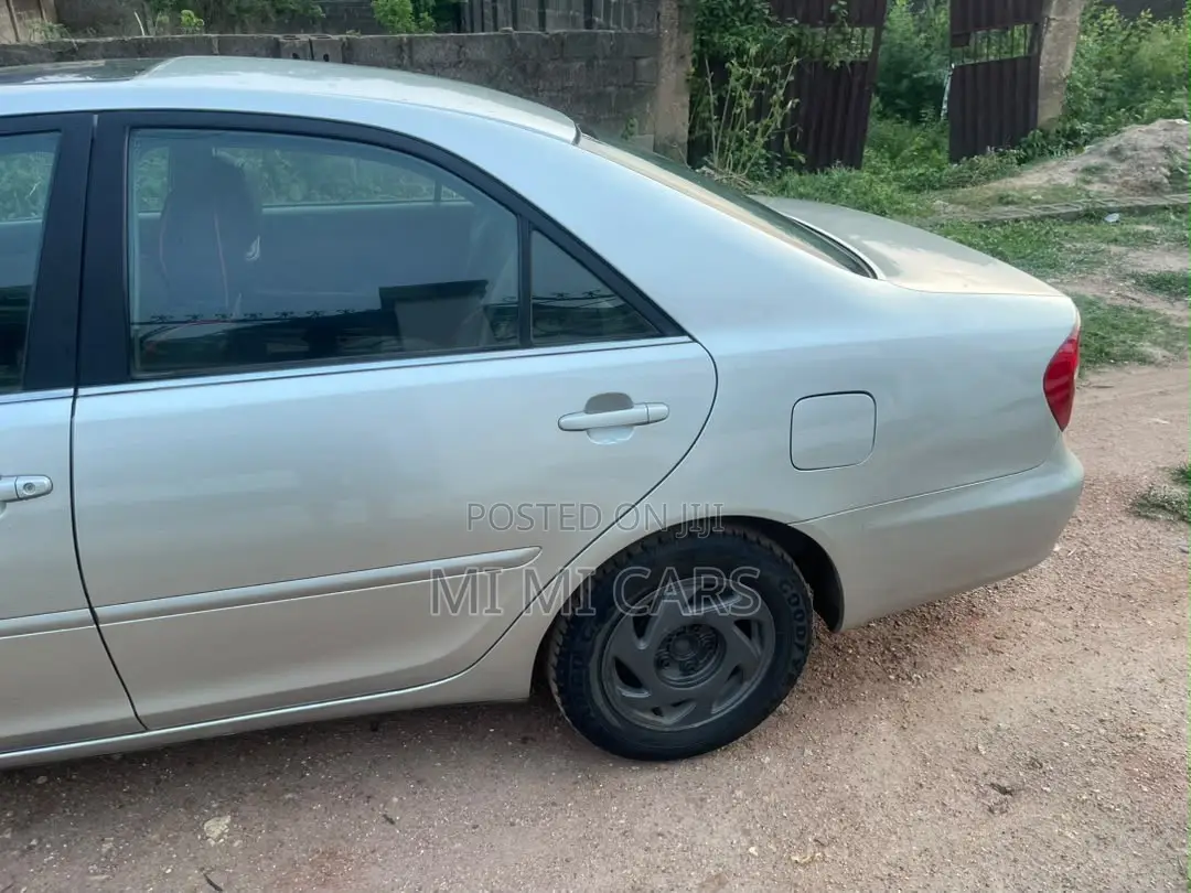 Toyota Camry 2002 Silver