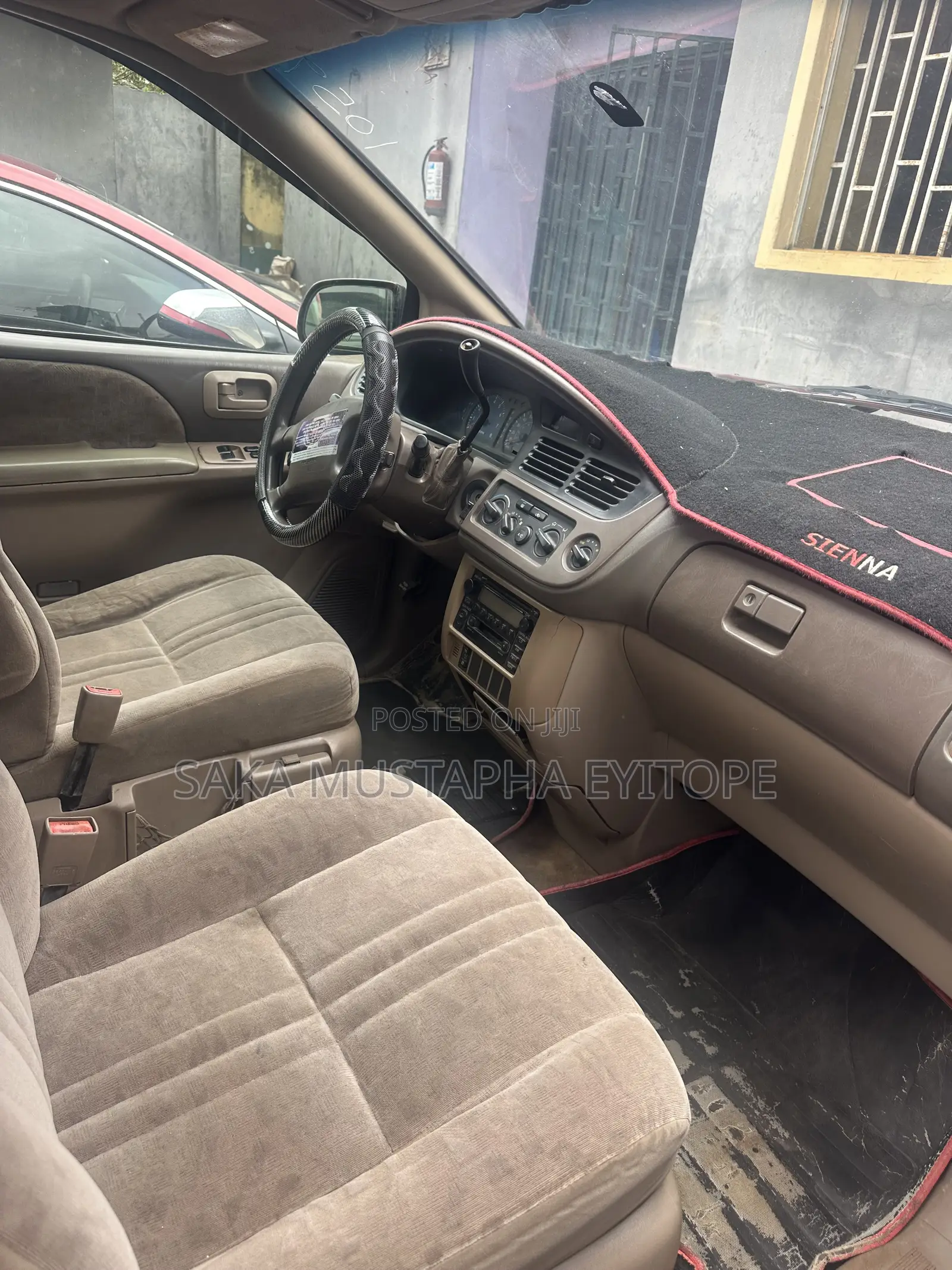 Toyota Sienna LE 2002 Gold