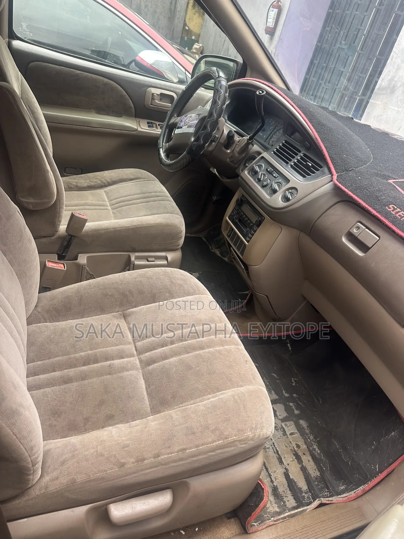 Toyota Sienna LE 2002 Gold