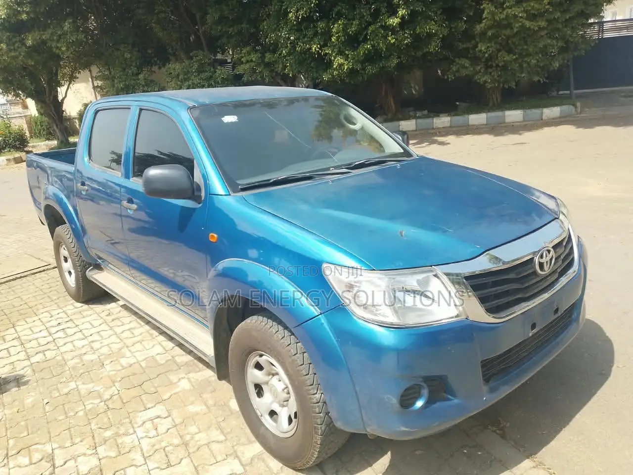 Toyota Hilux 2013 Blue