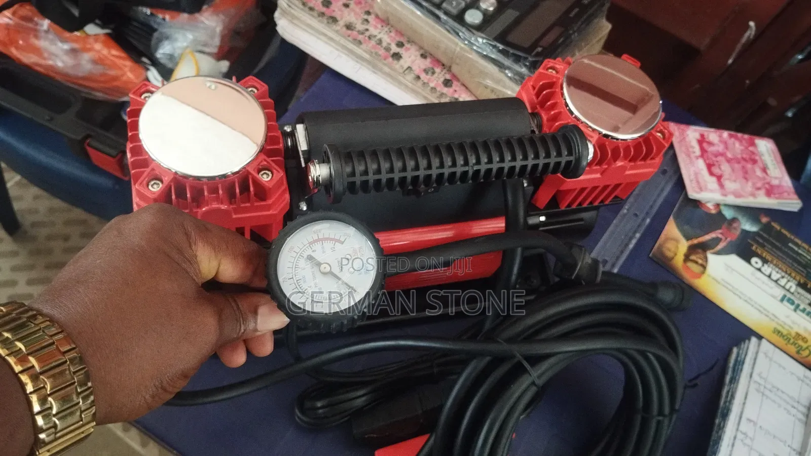 Heavy-Duty Twin-Cylinder 12V Air Compressor (Such as a 300l/Min, 150