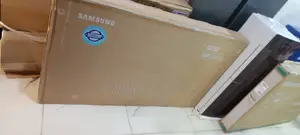 Samsung 55-Inch QLED 4K Television for Premium Home Viewing