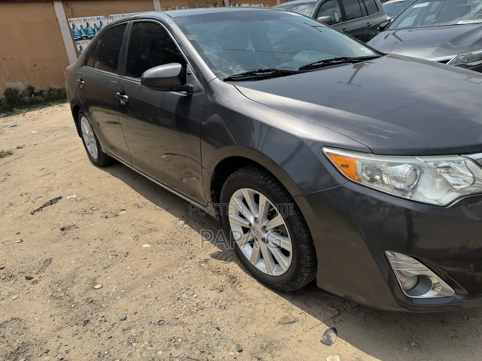 Toyota Camry XLE 4dr Sedan (2.5L 4cyl 6A) 2013 Gray