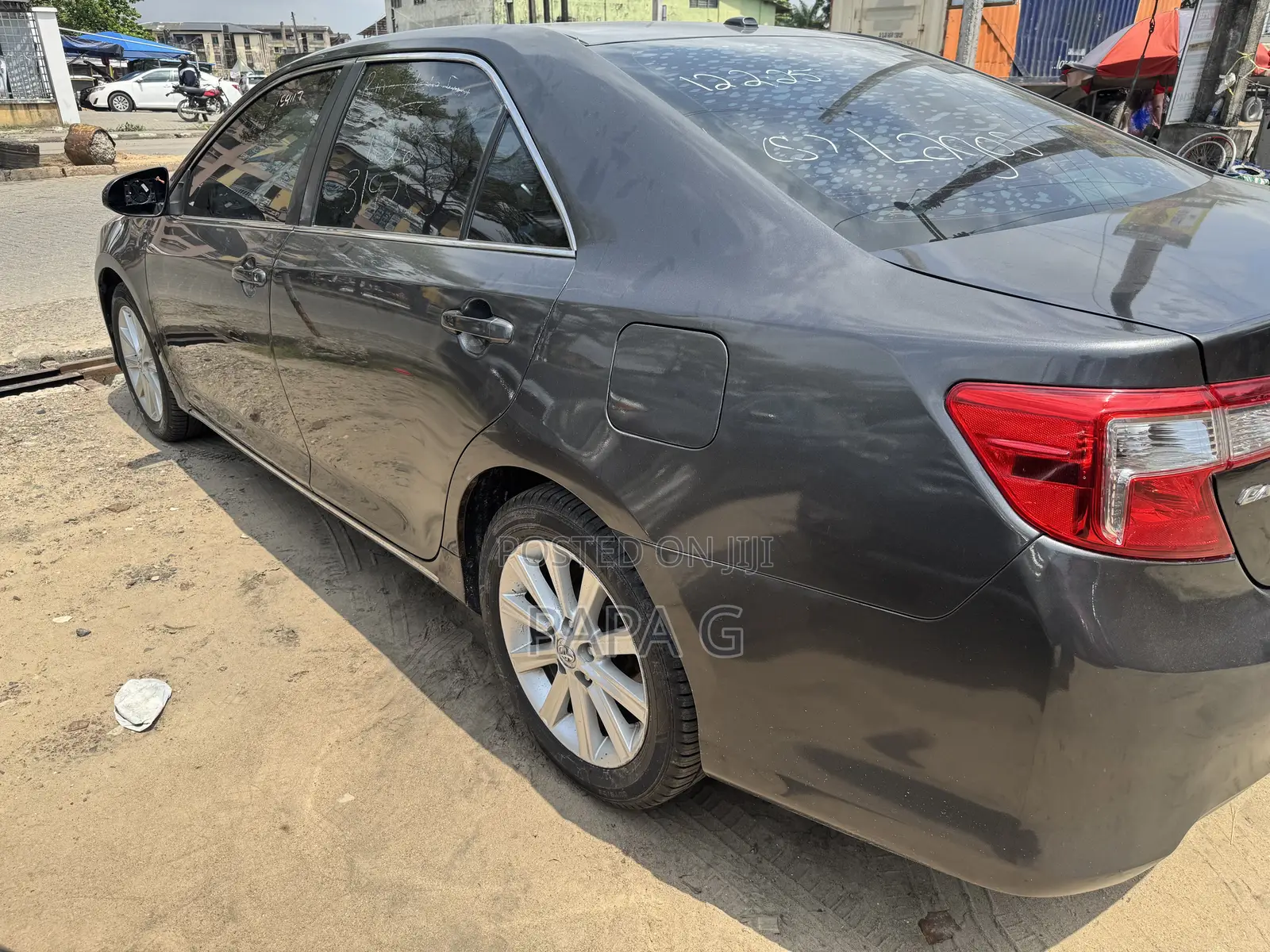 Toyota Camry XLE 4dr Sedan (2.5L 4cyl 6A) 2013 Gray