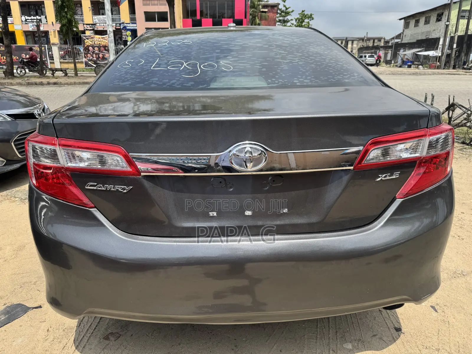 Toyota Camry XLE 4dr Sedan (2.5L 4cyl 6A) 2013 Gray