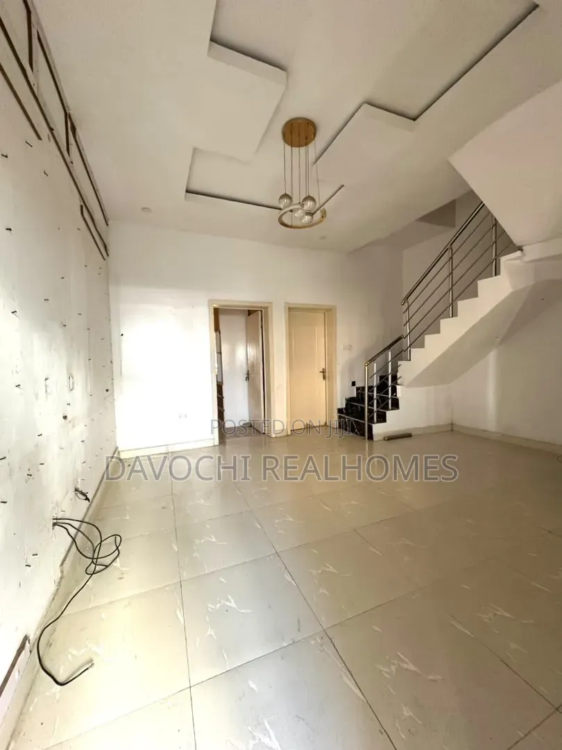 4bdrm Duplex in Ikota for rent