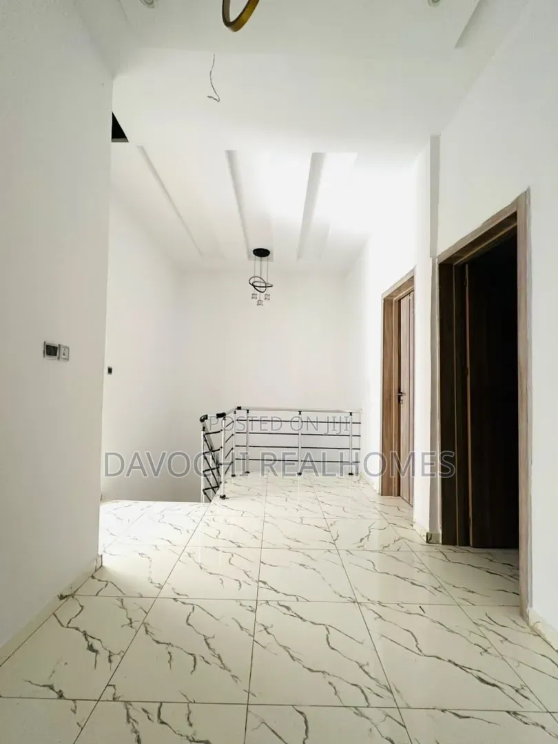 4bdrm Duplex in Ikota for rent