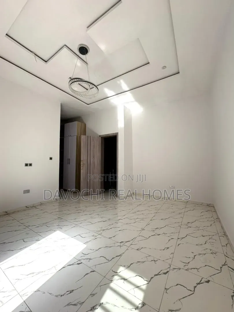 4bdrm Duplex in Ikota for rent