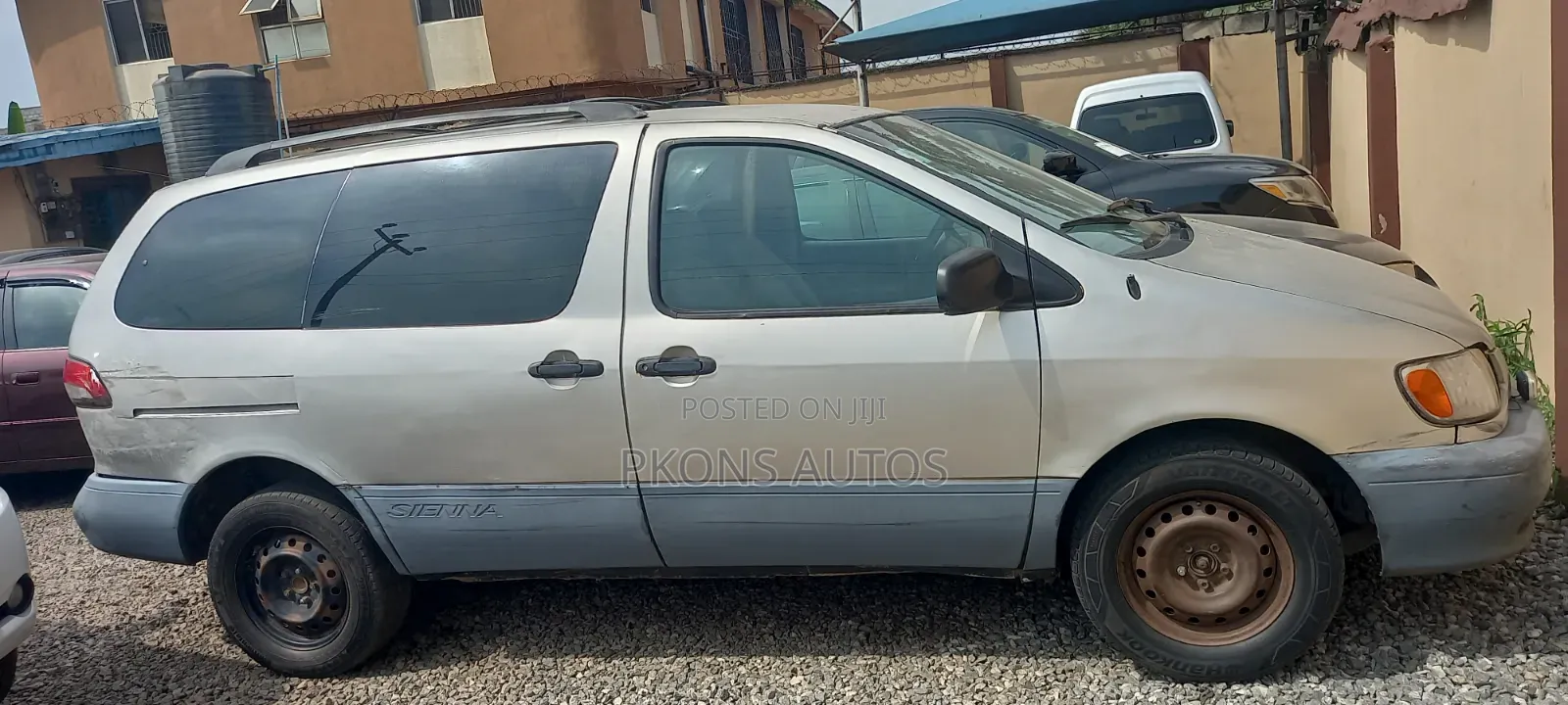 Toyota Sienna 2002 Gold