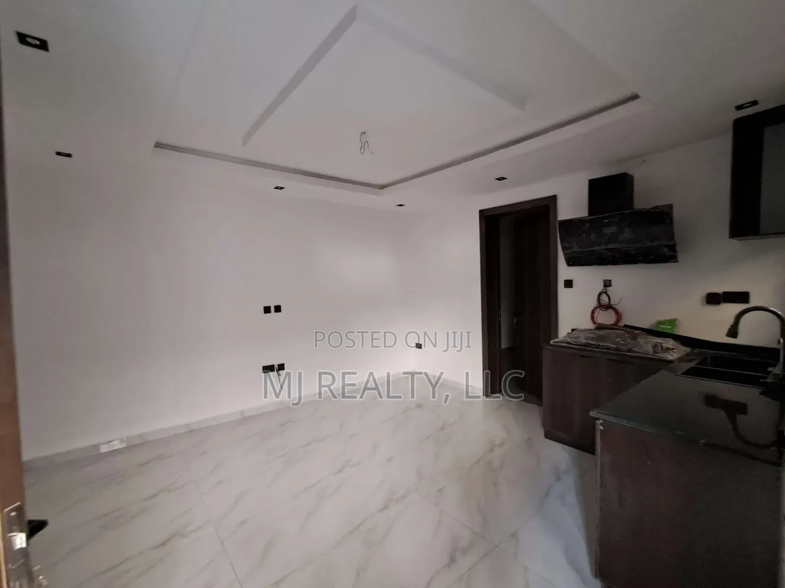 2bdrm Apartment in GRA Phase 2 Shangisha for rent