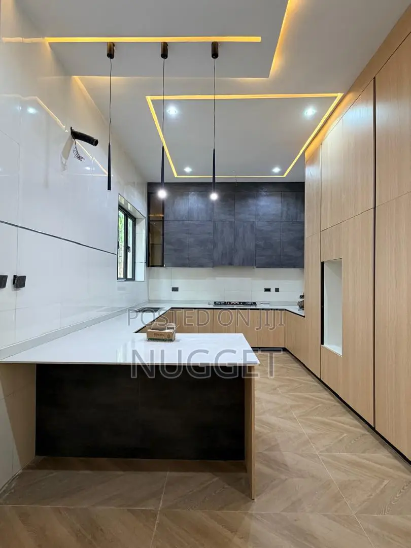 5bdrm Duplex in Nugget, Guzape District for sale