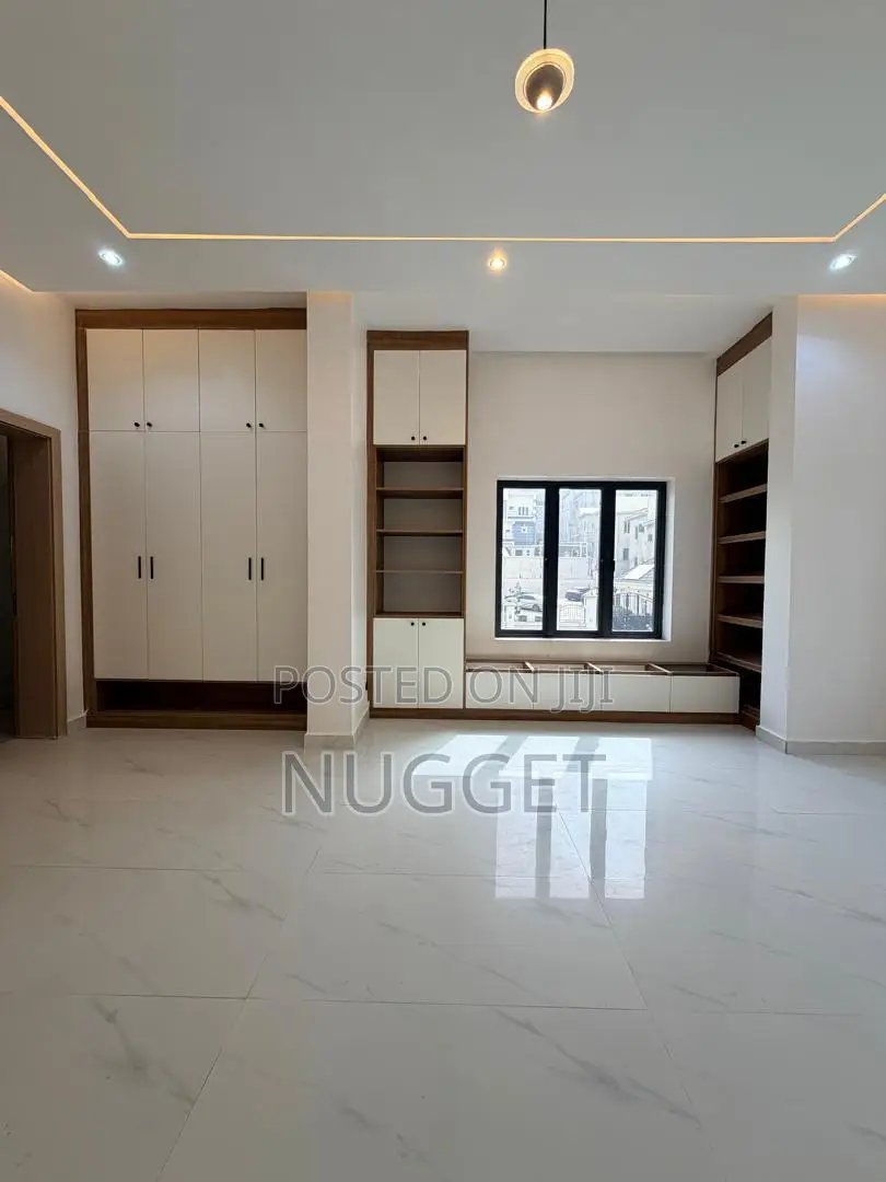 5bdrm Duplex in Nugget, Guzape District for sale