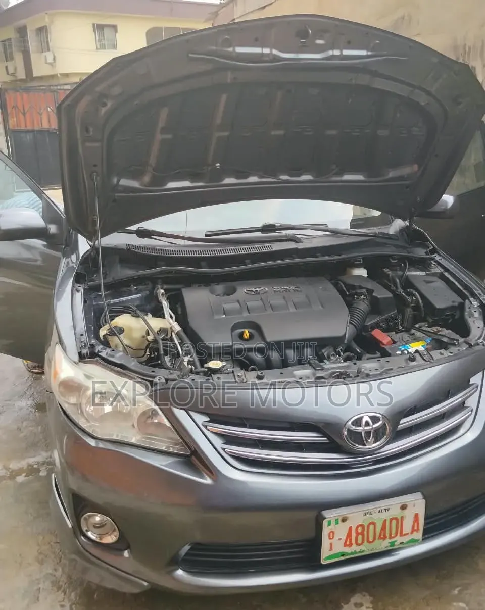 Toyota Corolla 2012 Gray