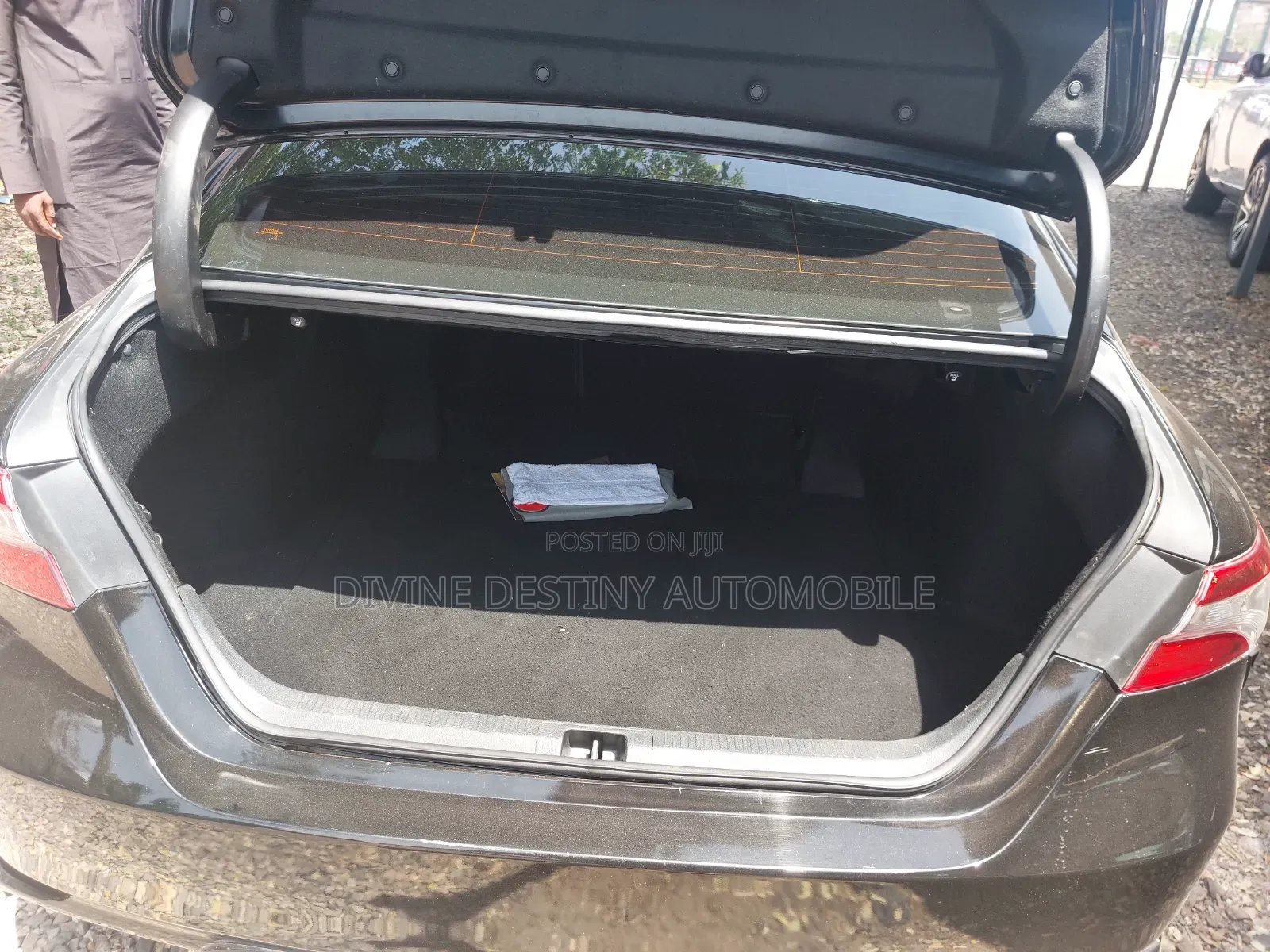 Toyota Camry SE (2.5L 4cyl 8A) 2019 Black
