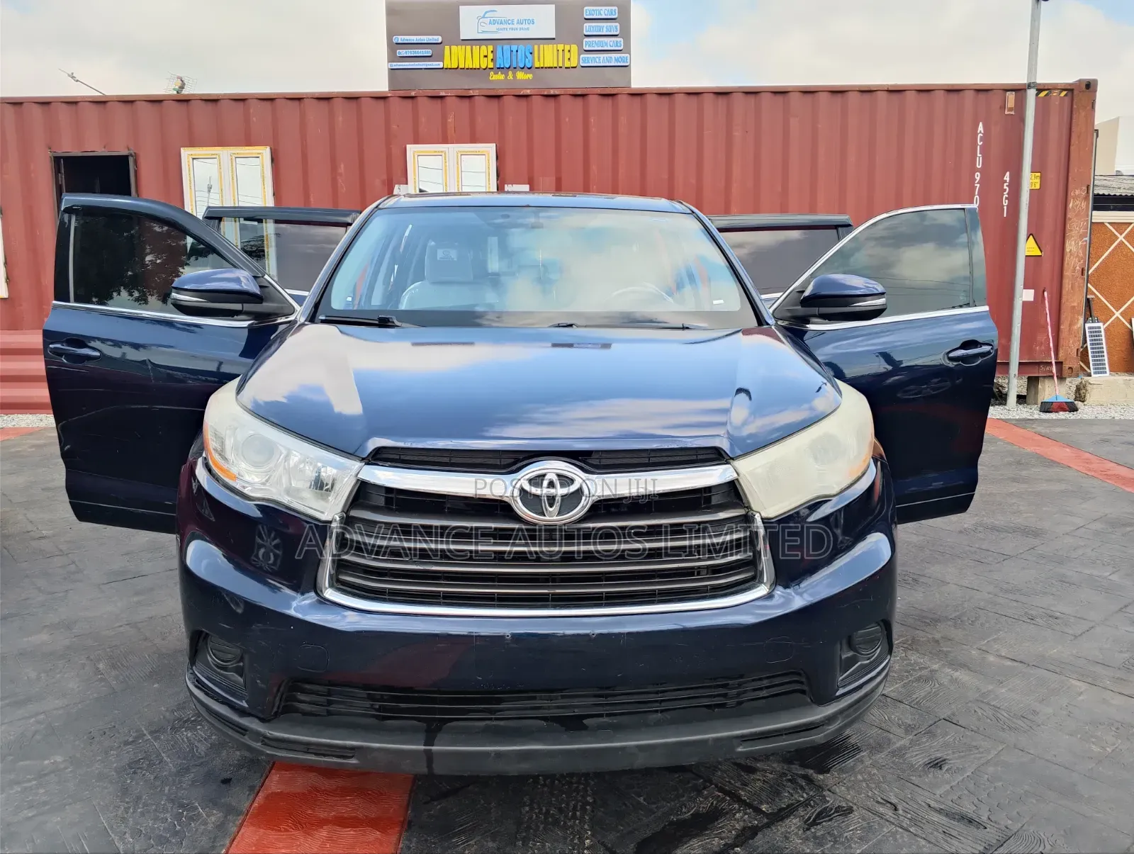 Toyota Highlander LE V6 4x4 (3.5L 6cyl 6A) 2016 Blue