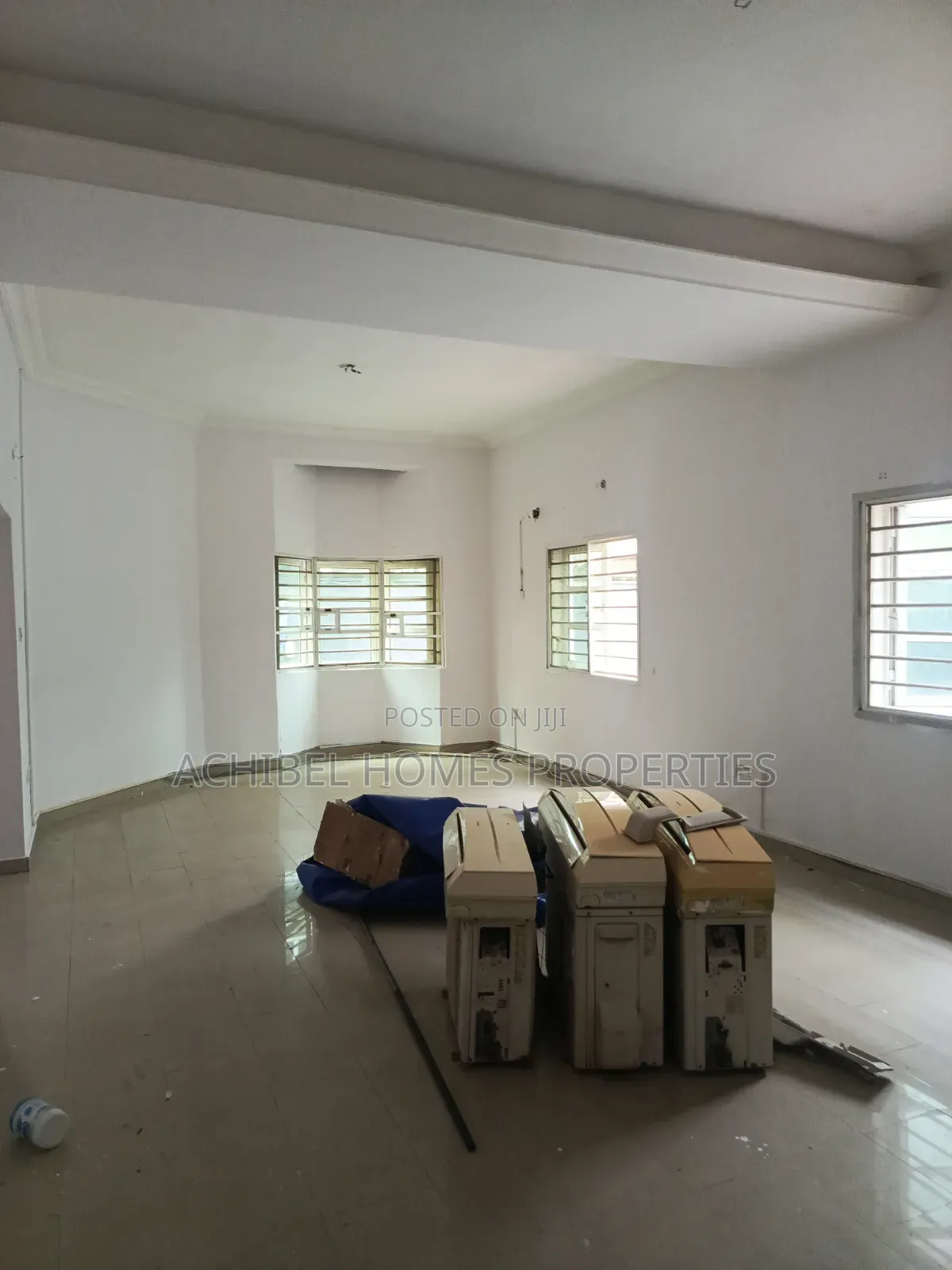 2bdrm Apartment in Lekki Phase 1 for rent