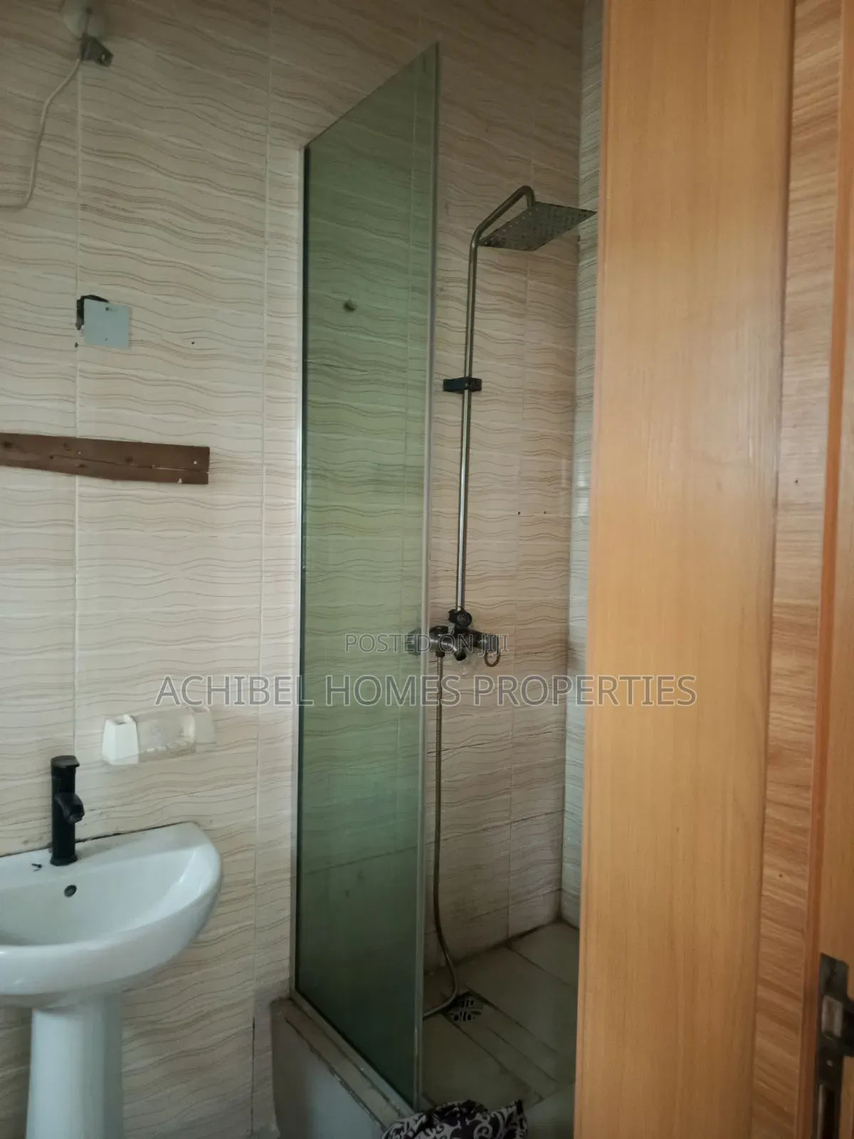 2bdrm Apartment in Lekki Phase 1 for rent