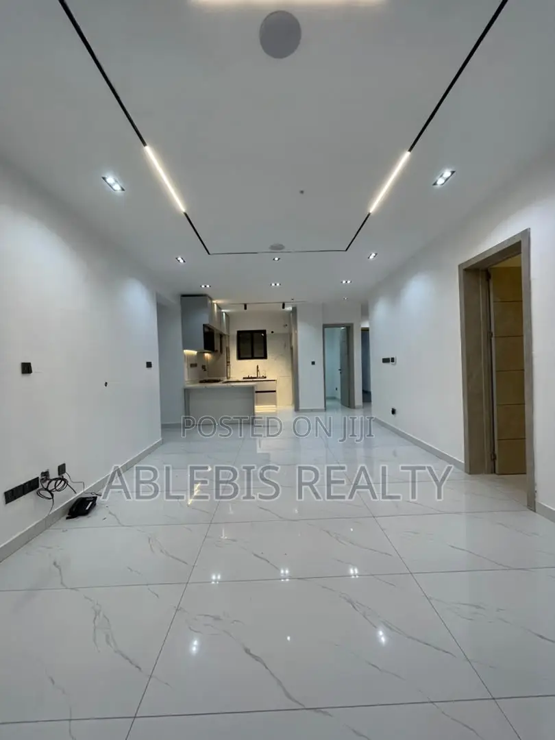 2bdrm Apartment in Freedom Way, Lekki Phase 1 for sale