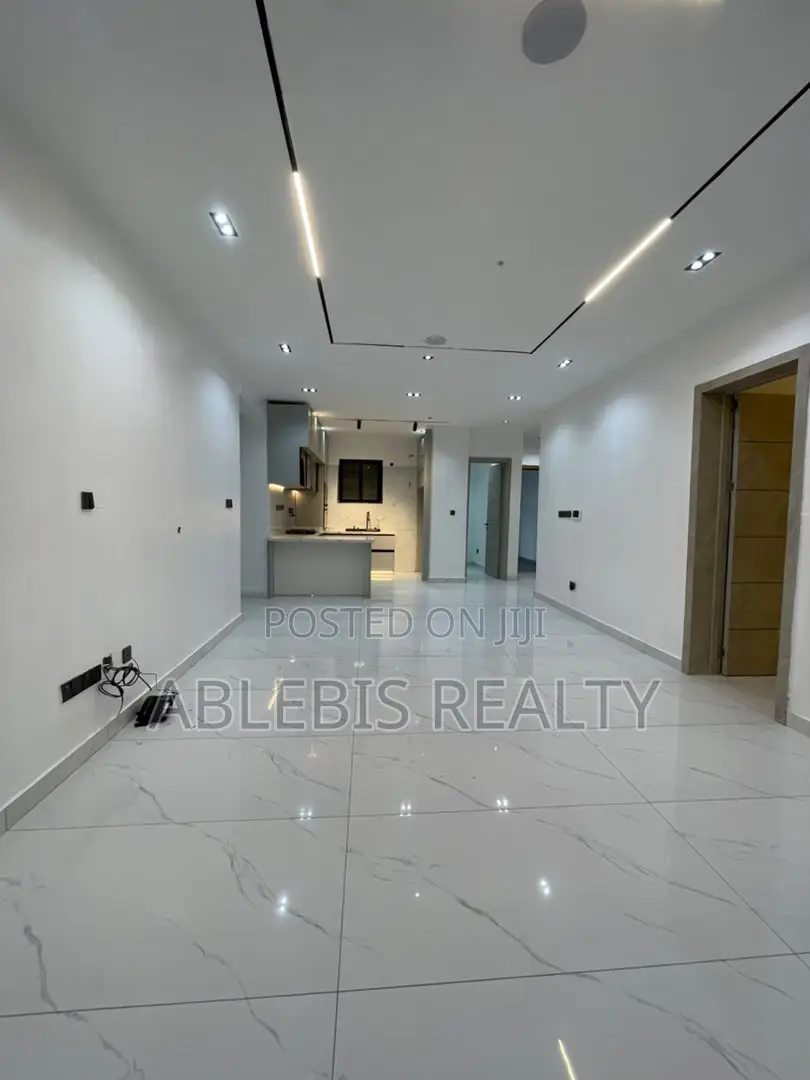 2bdrm Apartment in Freedom Way, Lekki Phase 1 for sale
