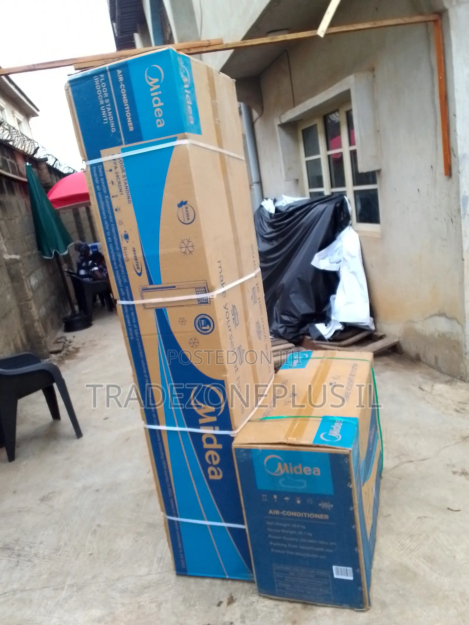 Modern Interior Cooling System Midea 3HP Floor AC