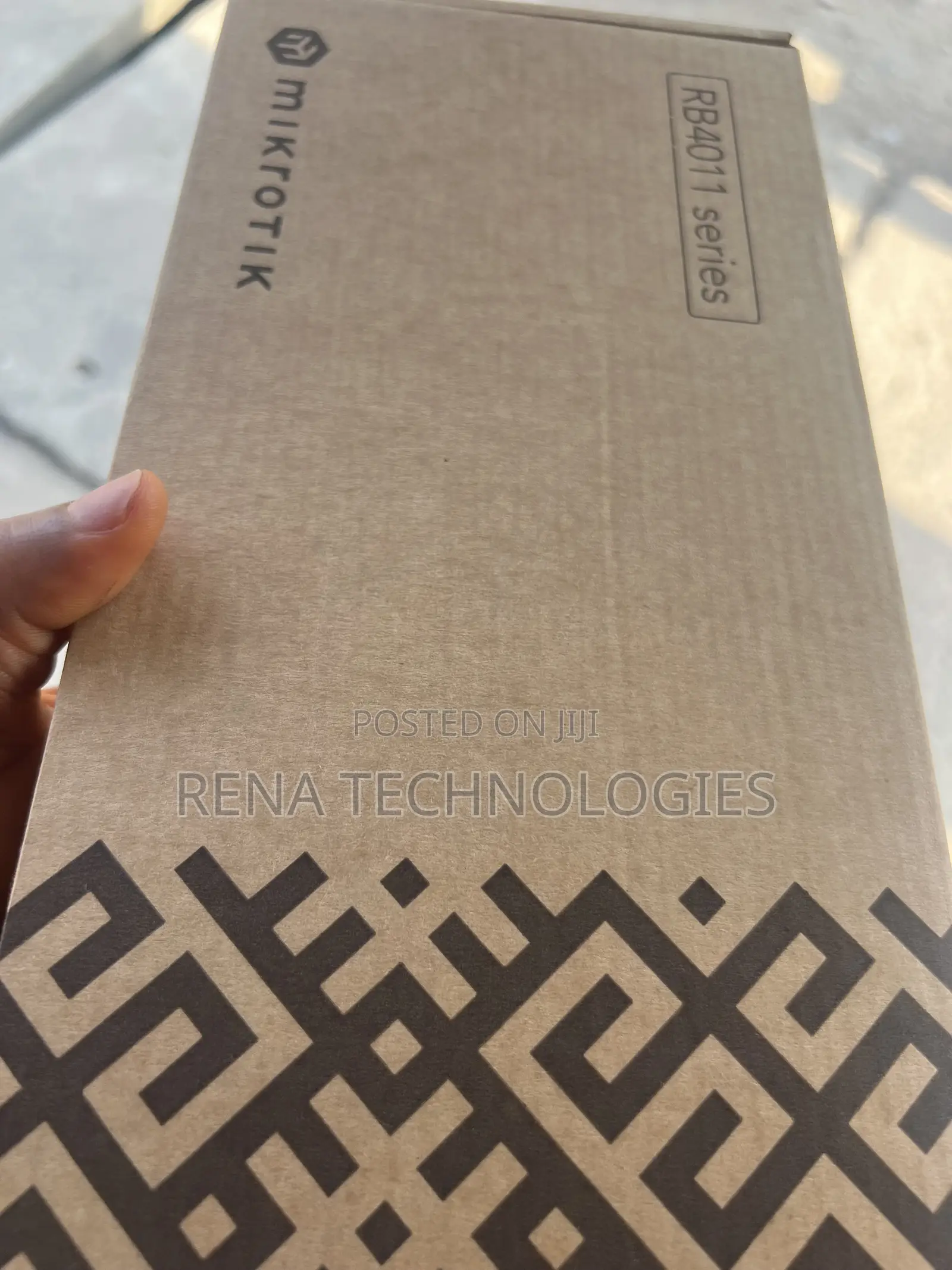 Mikrotik Rb4011igs+rm 10xgigabit With a Quad-Core ,1GB Ram, Sfp+