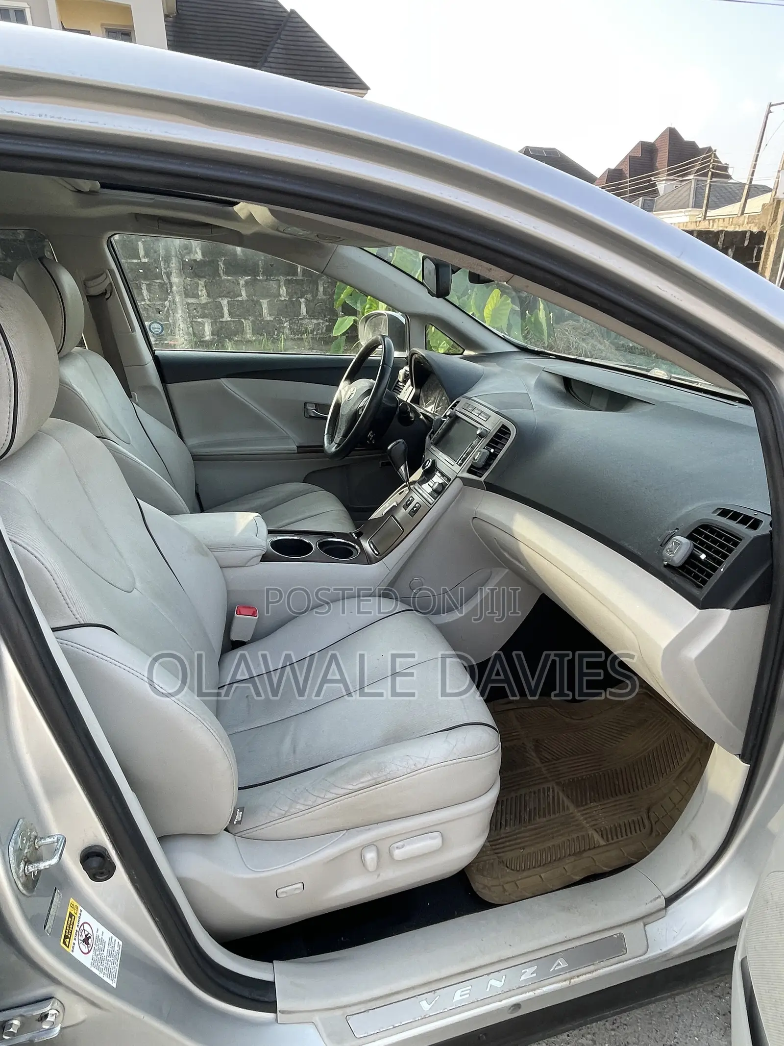 Toyota Venza 2010 Silver