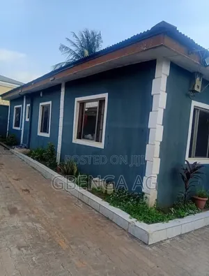 6bdrm Bungalow in Davor Bus Stop,, Obafemi-Owode for sale