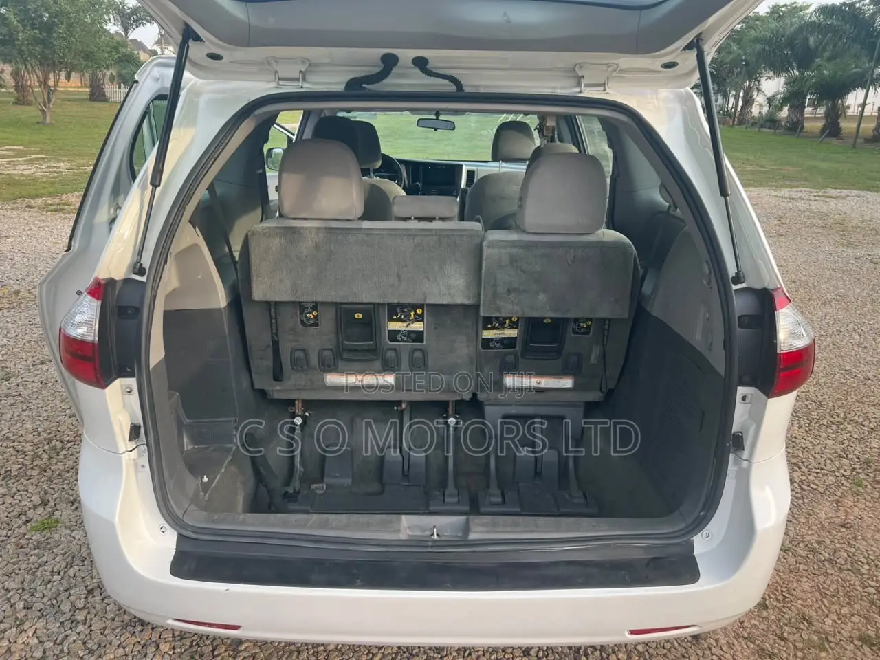 Toyota Sienna LE 7-Passenger 4dr Minivan AWD (3.5L 6cyl 6A) 2015 White